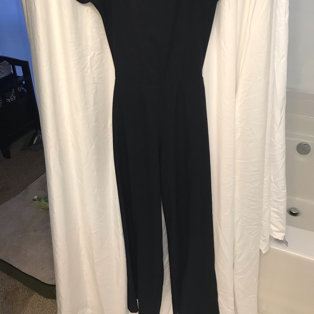Open back jumpsuit - Picture 2 of 3